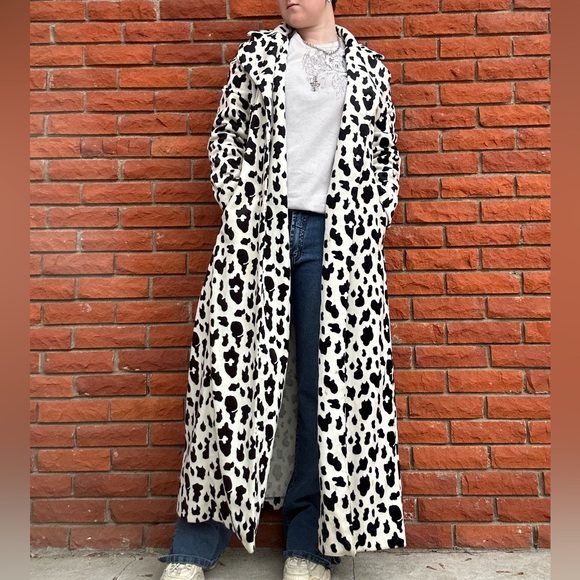 seductions Jackets & Blazers - Y2K leopard print overcoat